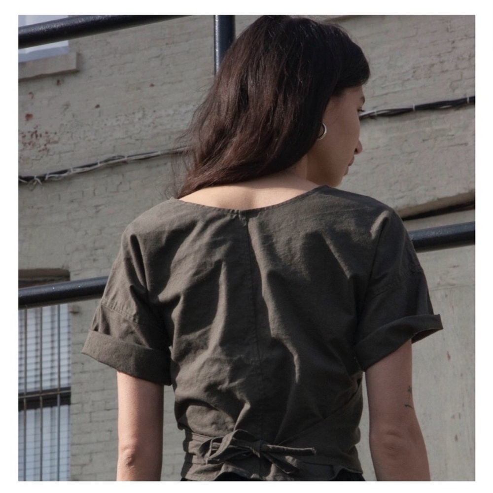 AUROREI LINEN Women's Olive Green Wrap Top Small Yuna Eucalyptus - Picture 2 of 6